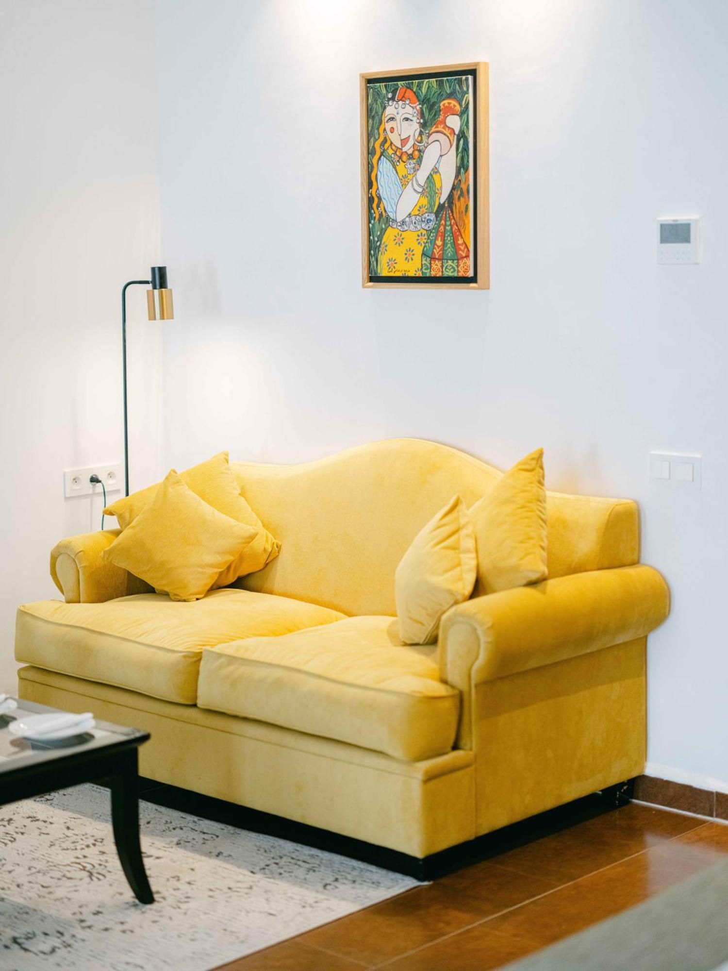 提奇达高尔夫宫酒店-罗莱夏朵 阿加迪尔 外观 照片 A yellow sofa